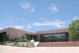 秦野市文化会館.jpg